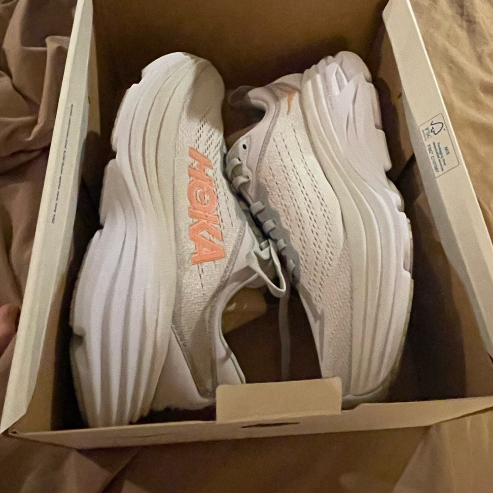 NIB Hoka Bondi 8 Women size 6.5 B grey white & peach orange